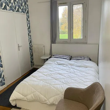 Proche De L'aeroport Charles De Gaulle Apartment